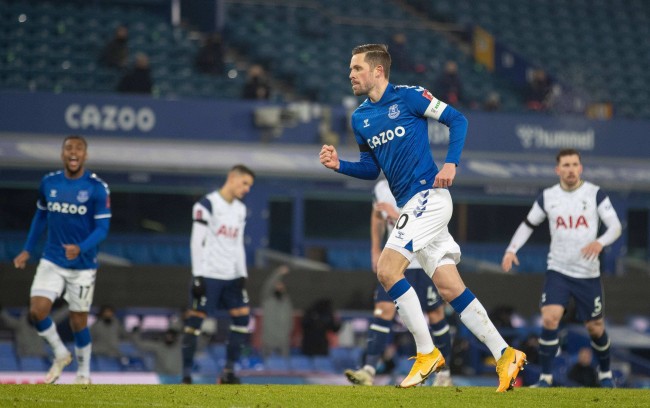 双方在估值 双方在估值